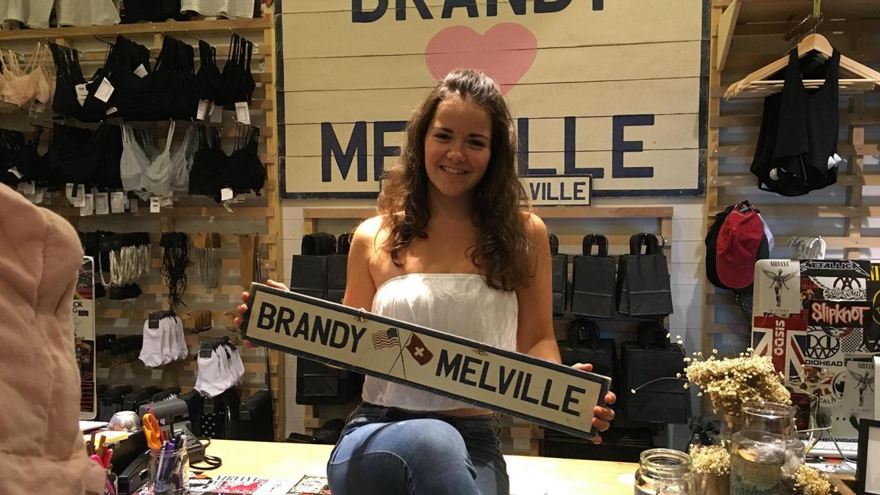 Brandy Hellville a démoni módního průmyslu