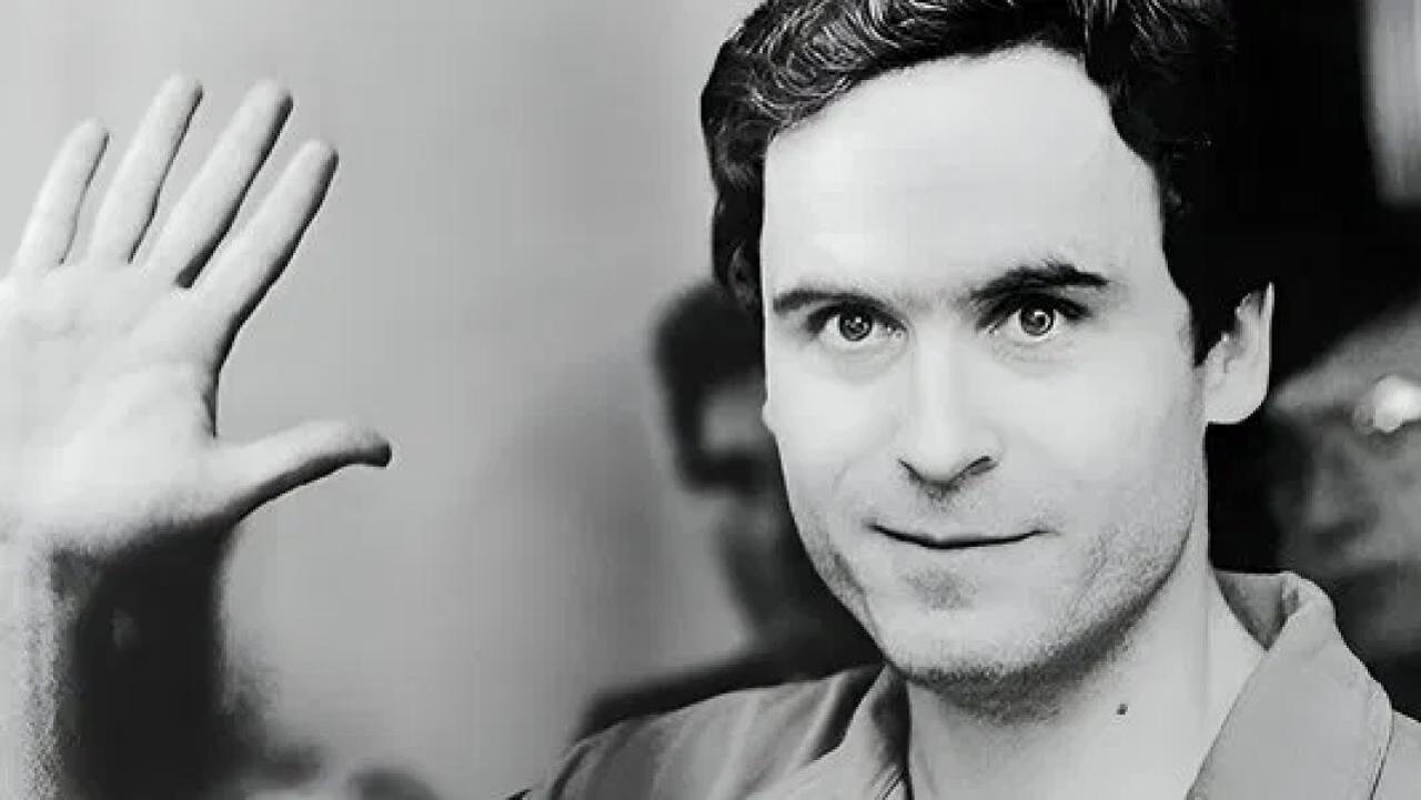 Ted Bundy: Speciál o falešnosti