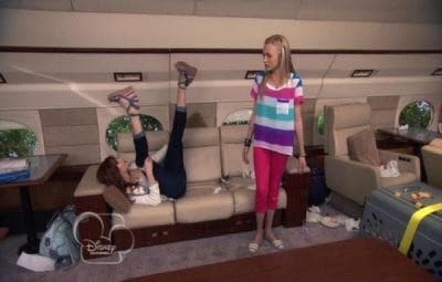 Jessie - S01E22