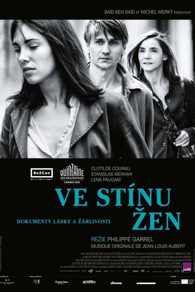 V tieni žien