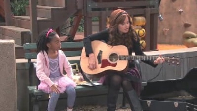 Jessie - S01E05